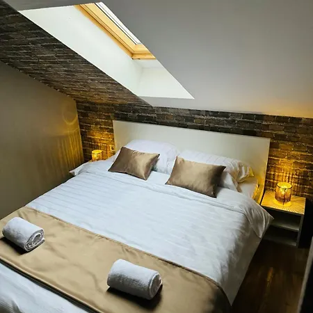 Oscar Apartment